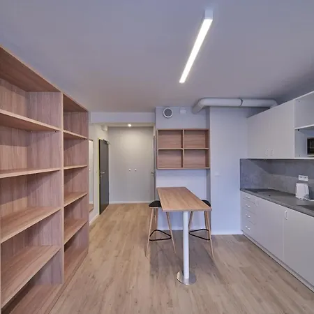 Collegia Aparthotel *
