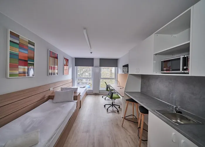 Collegia Hotel apartamentowy 4*